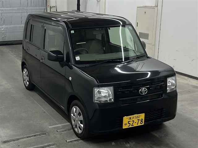 TOYOTA PIXIS SPACE 2015