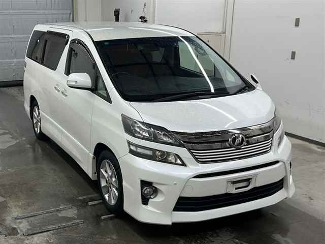 TOYOTA VELLFIRE 2013