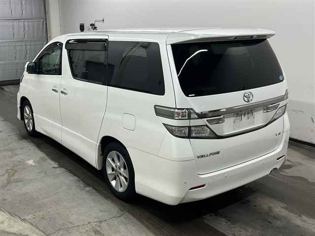 TOYOTA VELLFIRE 2013