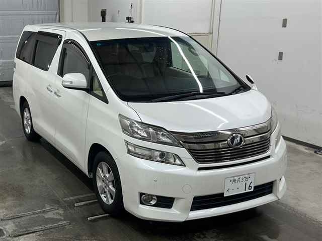 TOYOTA VELLFIRE 2013