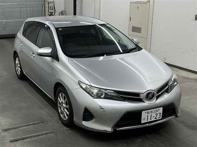 TOYOTA AURIS 2013