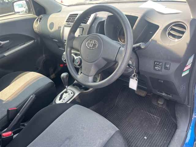TOYOTA IST 2013