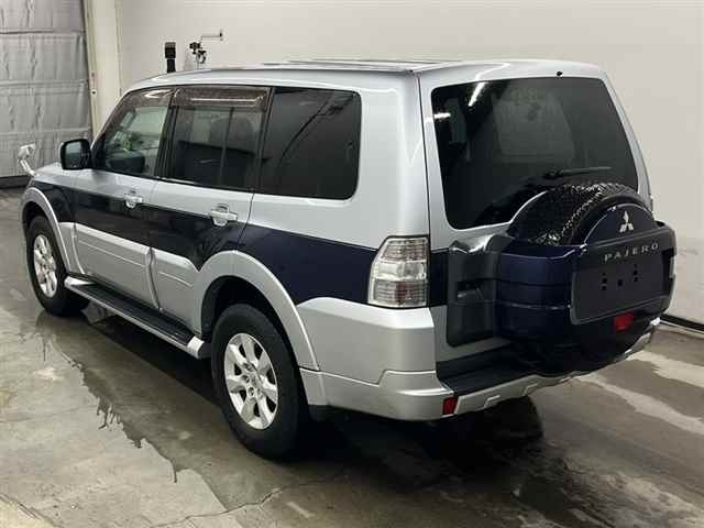 MITSUBISHI PAJERO 2010