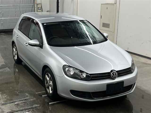 VOLKSWAGEN GOLF 2010