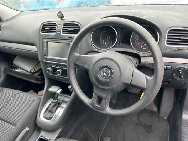 VOLKSWAGEN GOLF 2010