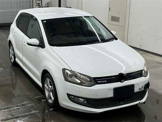 VOLKSWAGEN POLO 2016