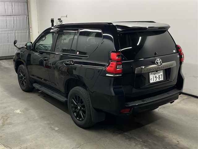 TOYOTA LAND CRUISER PRADO 2021