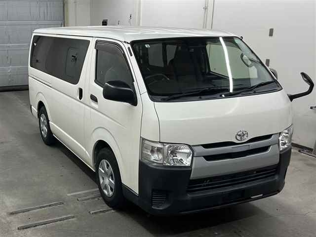 TOYOTA HIACE VAN 2019