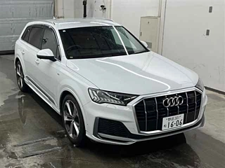 AUDI Q7 2021