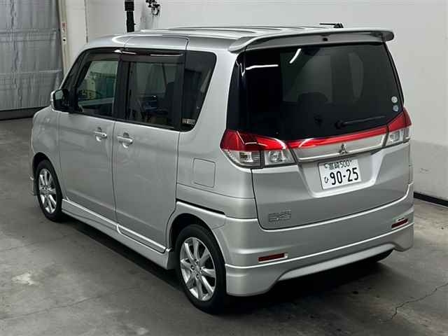 MITSUBISHI DELICA D2 2014