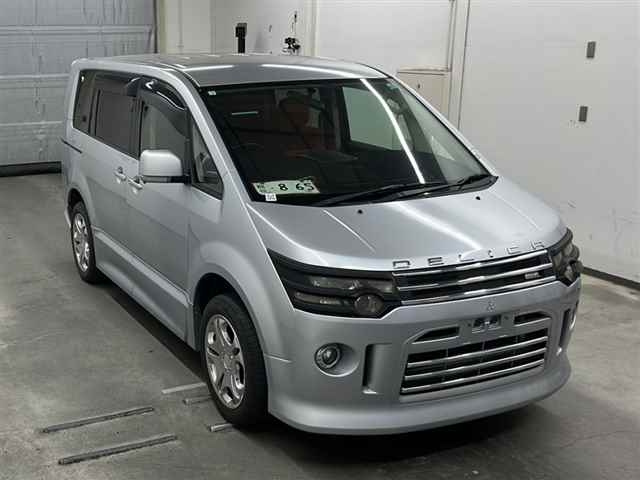 MITSUBISHI DELICA D5 2010