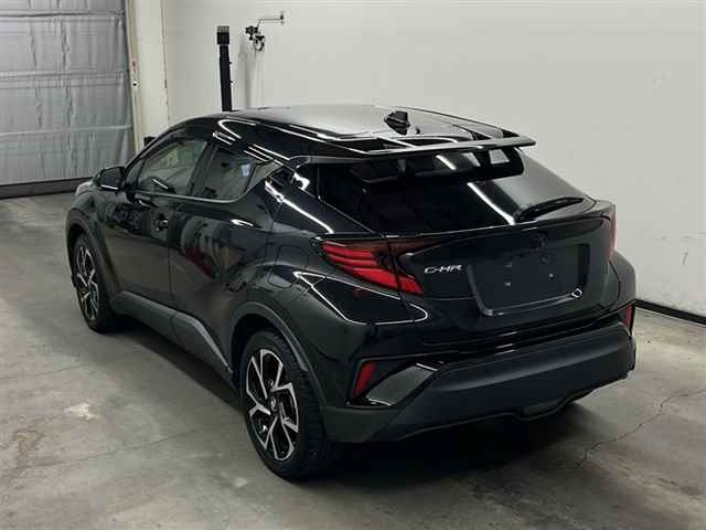 TOYOTA C-HR 2021