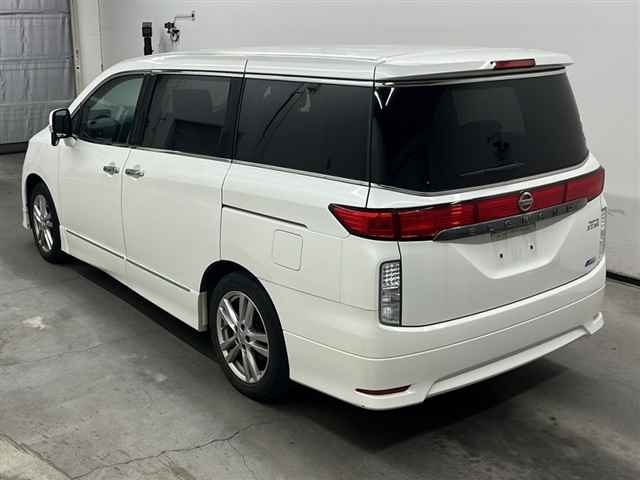 NISSAN ELGRAND 2010