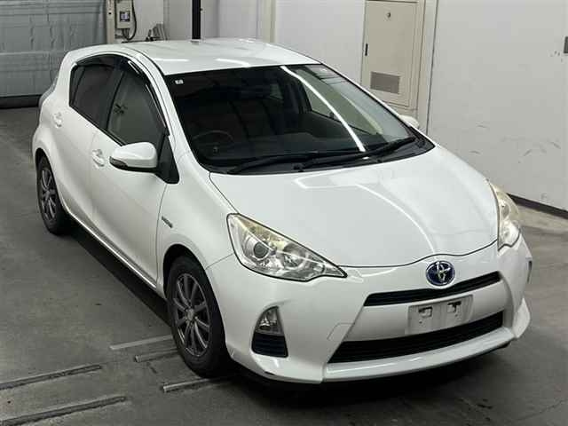 TOYOTA AQUA 2013