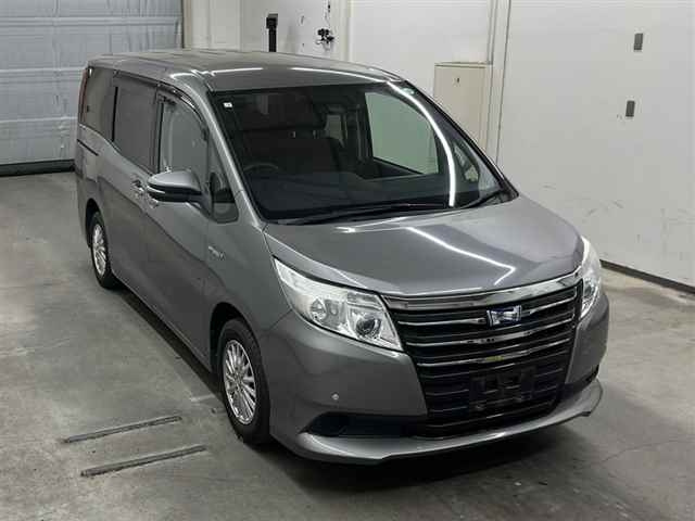 TOYOTA NOAH 2016