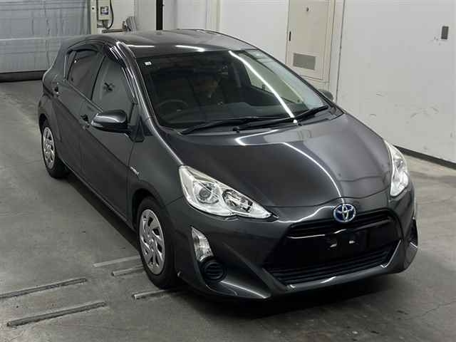 TOYOTA AQUA 2016