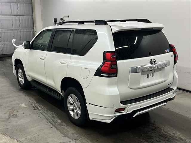 TOYOTA LAND CRUISER PRADO 2019