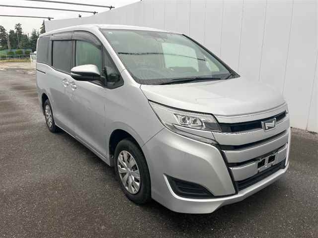 TOYOTA NOAH 2020