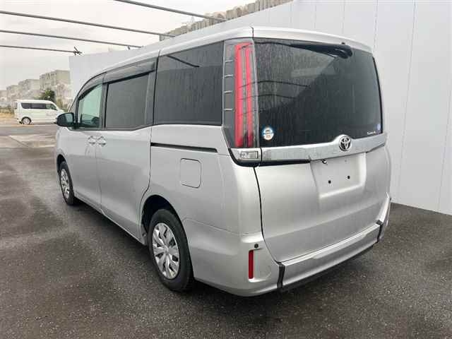 TOYOTA NOAH 2020