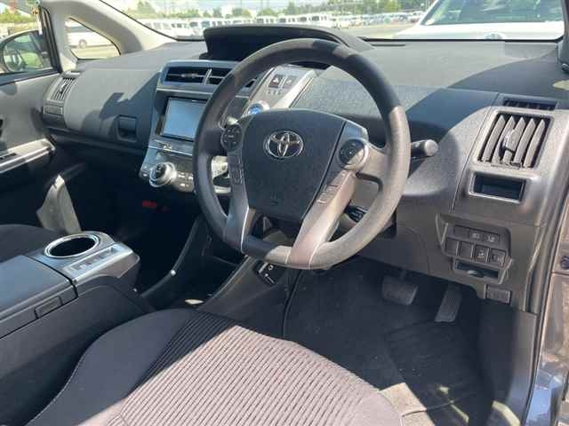 TOYOTA PRIUS ALPHA 2020
