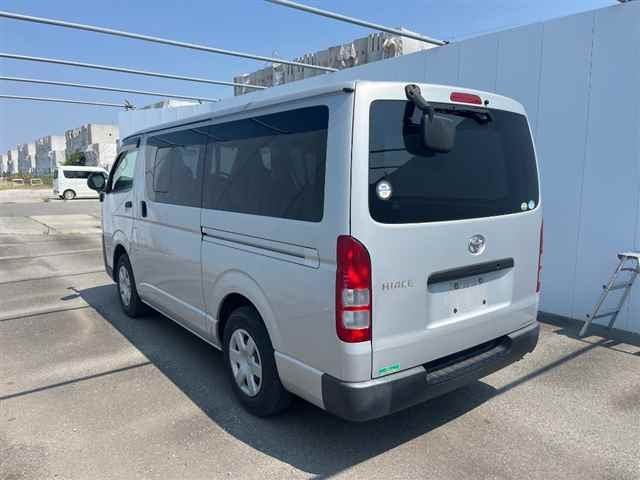 TOYOTA HIACE VAN 2015