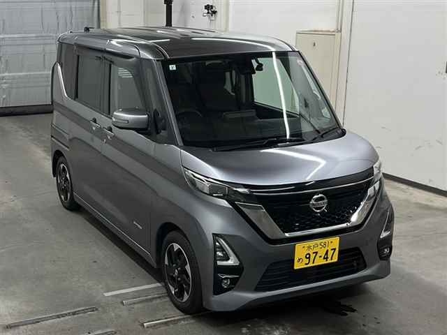 NISSAN ROOX 2021