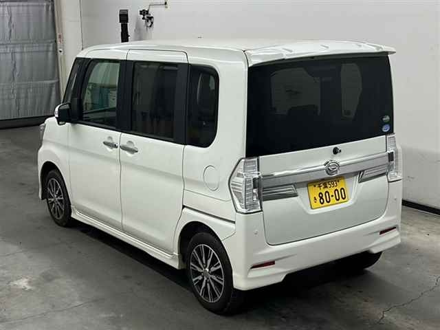 DAIHATSU TANTO 2015