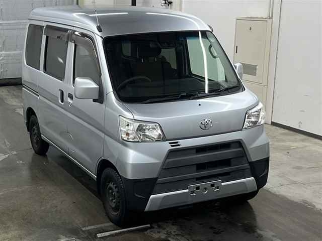 TOYOTA PIXIS VAN 2018