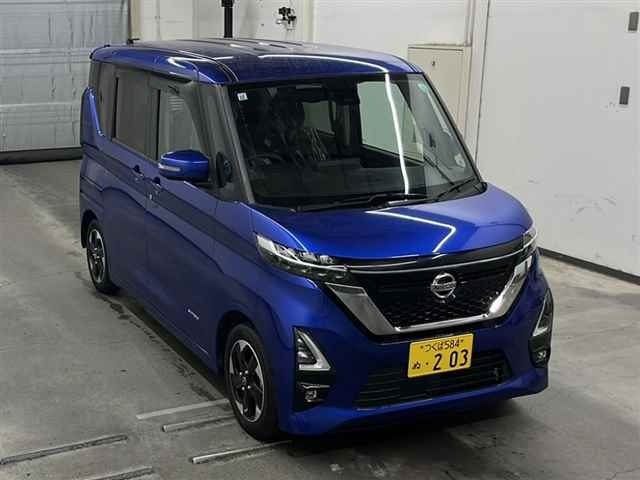 NISSAN ROOX 2021