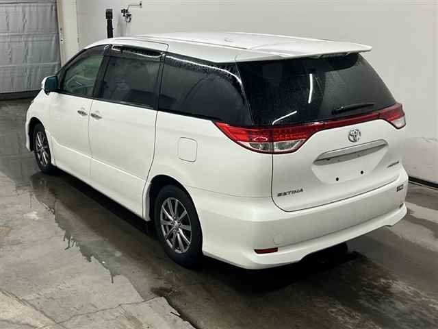 TOYOTA ESTIMA 2010