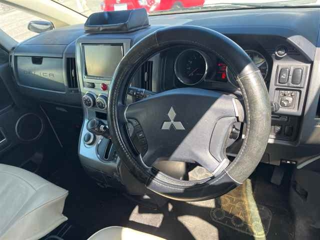 MITSUBISHI DELICA D5 2012