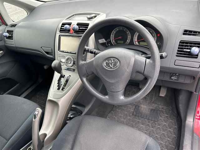 TOYOTA AURIS 2008