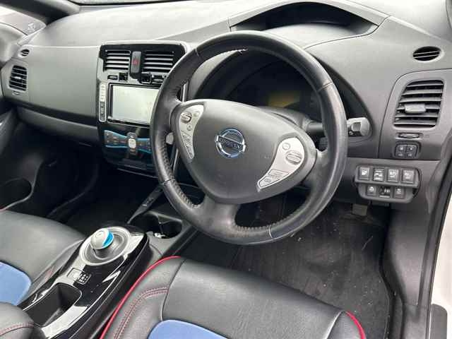 NISSAN LEAF 2012