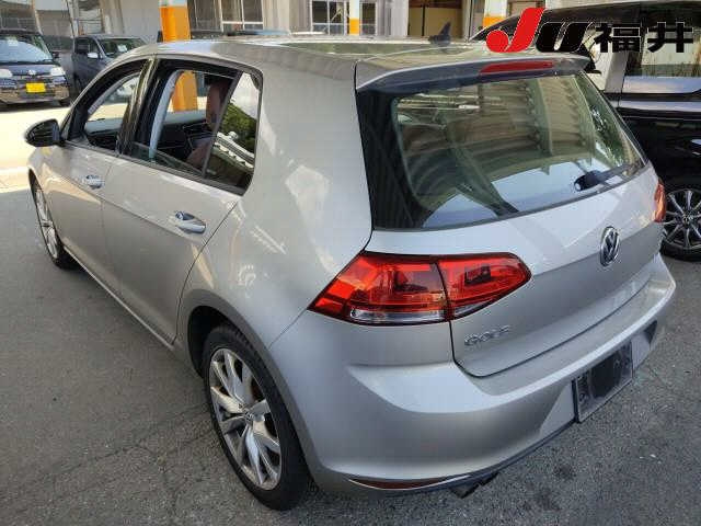 VOLKSWAGEN GOLF 2015