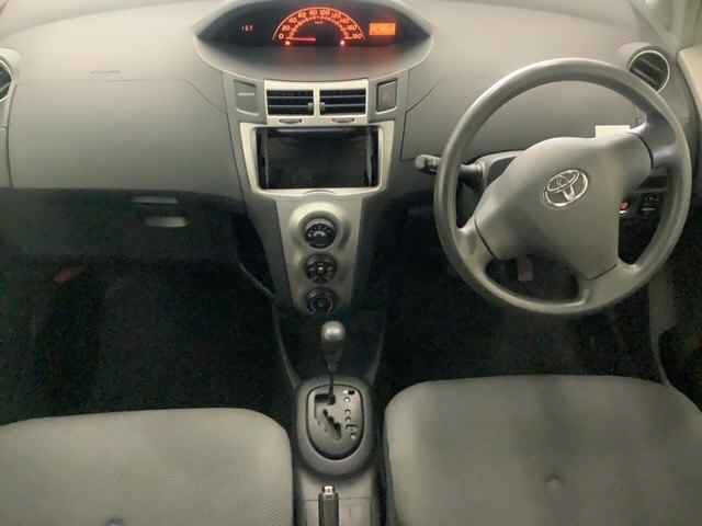 TOYOTA VITZ 2010