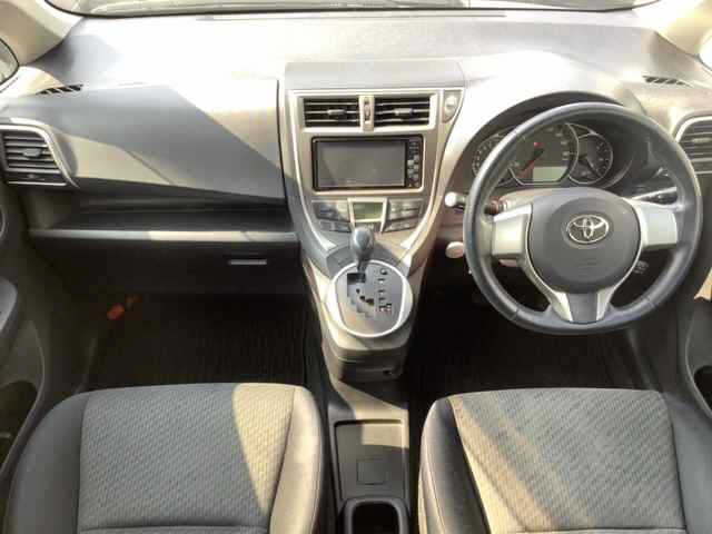 TOYOTA RACTIS 2011