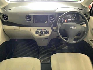SUBARU LUCRA 2013
