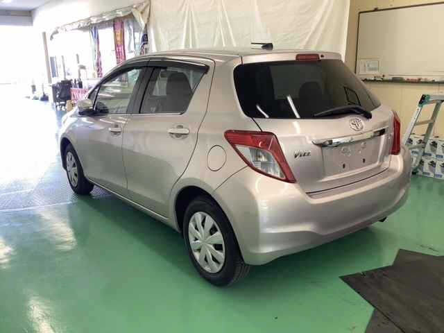 TOYOTA VITZ 2012