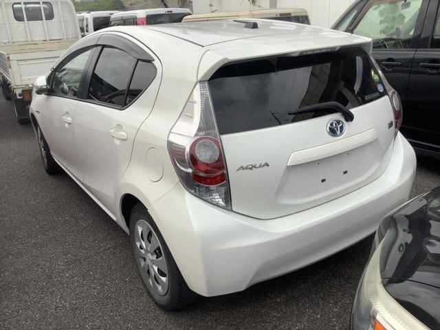 TOYOTA AQUA 2012