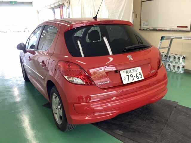 PEUGEOT 207 2011