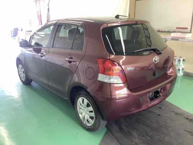 TOYOTA VITZ 2010