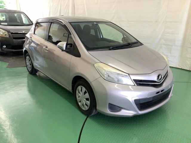 TOYOTA VITZ 2012