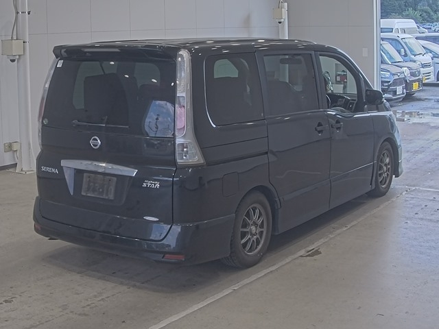 NISSAN SERENA 2010