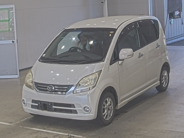 DAIHATSU MOVE 2011