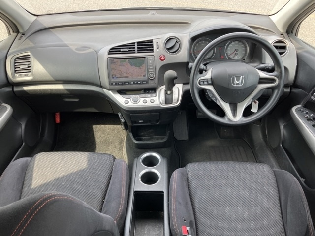 HONDA STREAM 2010