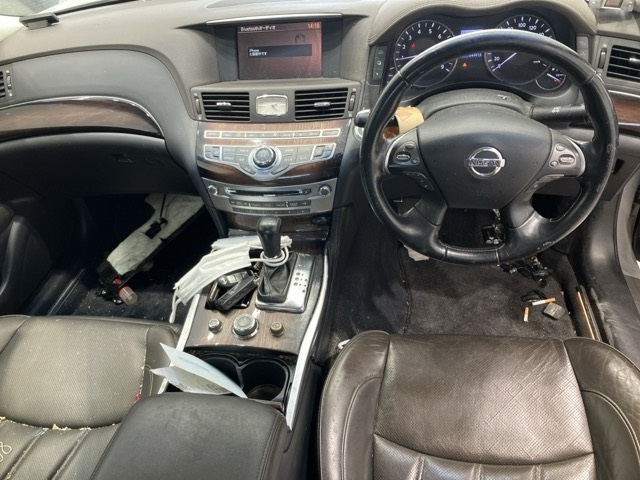 NISSAN FUGA 2010