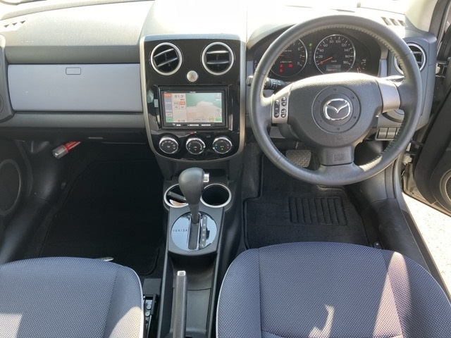 MAZDA VERISA 2010