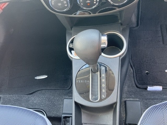 MAZDA VERISA 2010