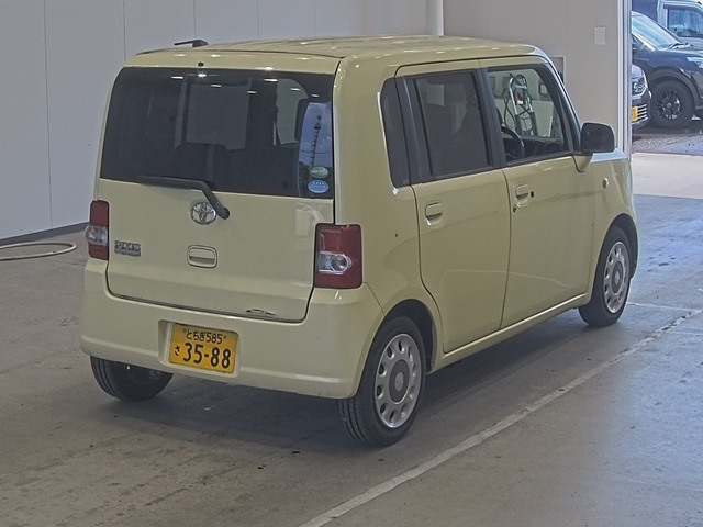 TOYOTA PIXIS SPACE 2016