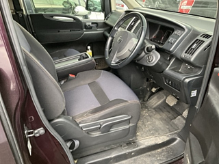 NISSAN SERENA 2010